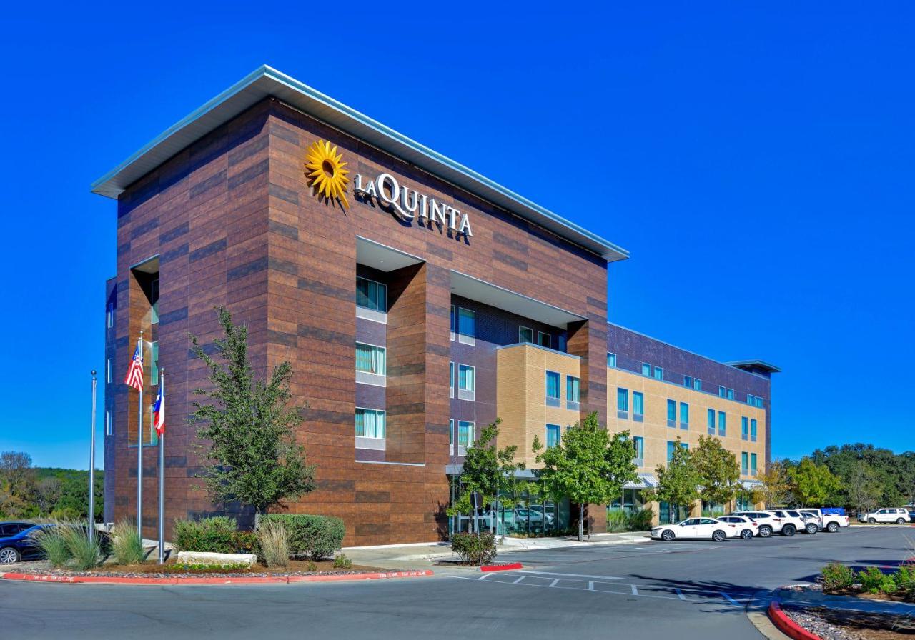 La Quinta Inn & Suites By Wyndham Lakeway Exteriör bild