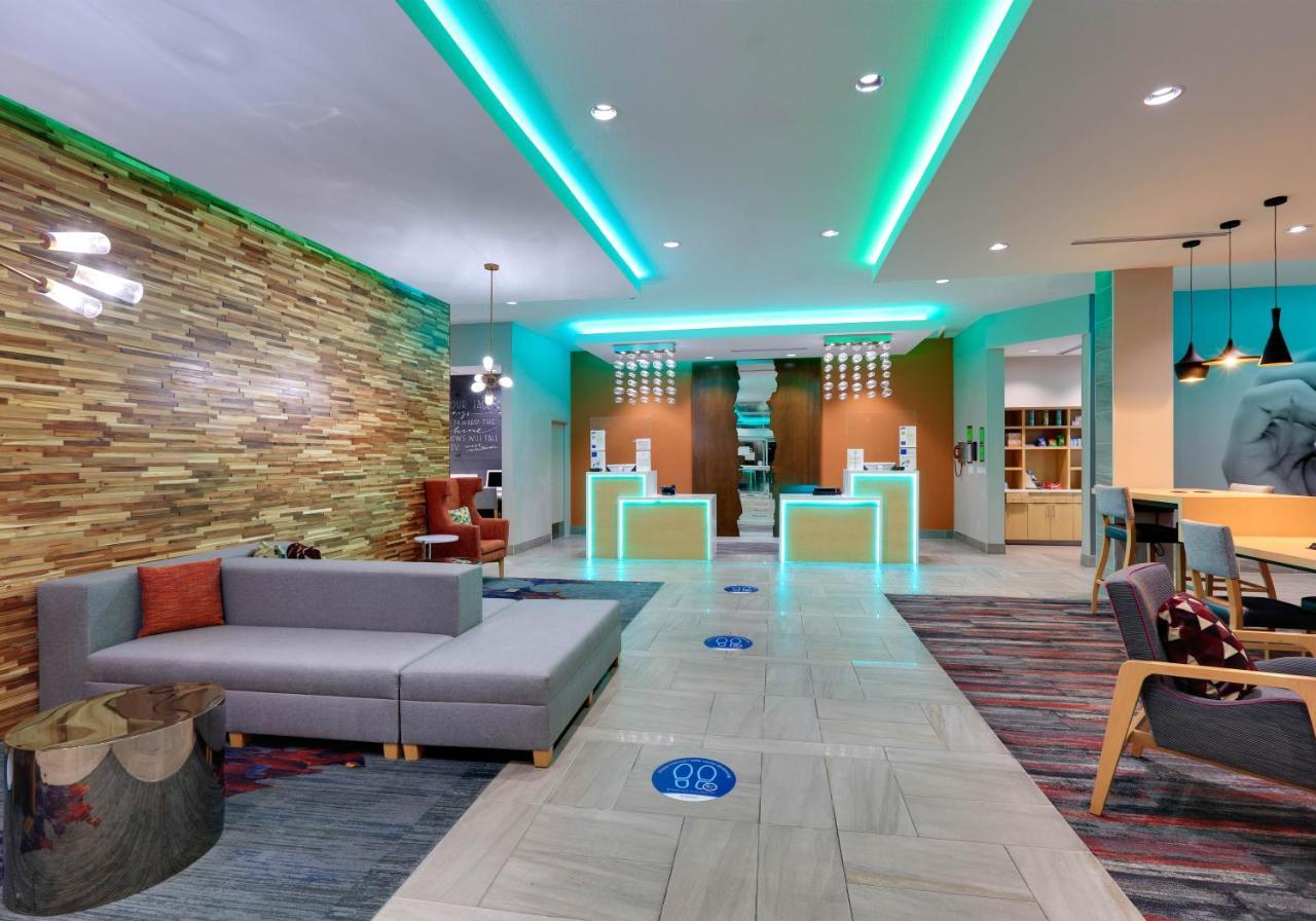 La Quinta Inn & Suites By Wyndham Lakeway Exteriör bild